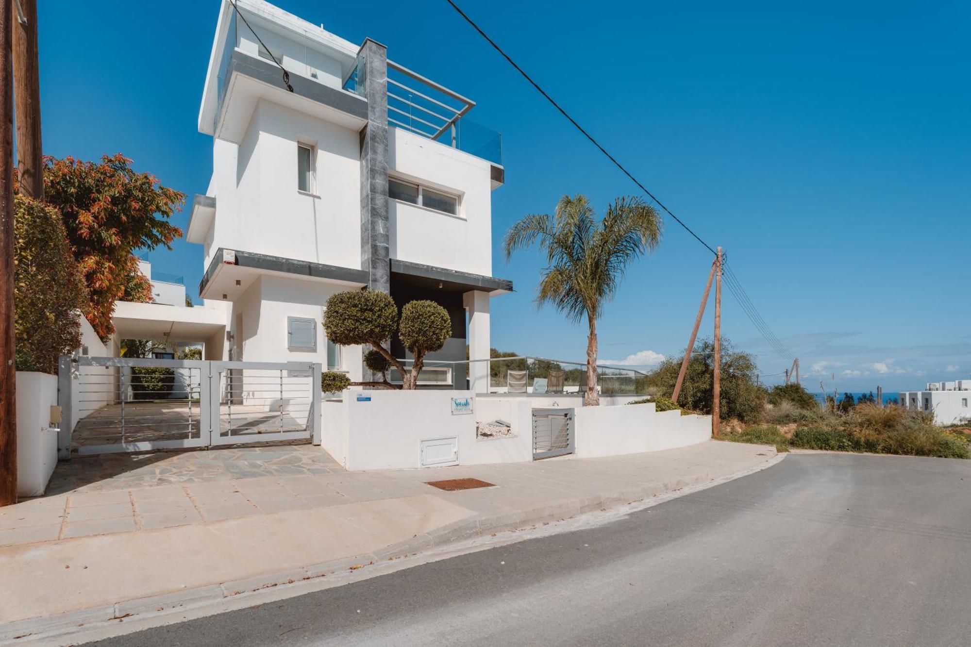 Seaside Luxury Villa Paralimni Exterior photo